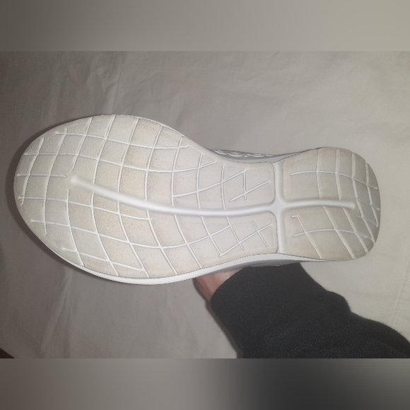 Women's Oofos Sz.9 Recovery EUC' - Picture 8 of 9